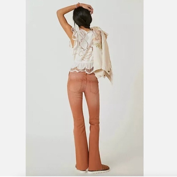 Pilcro x Anthropologie The Low Rise Icon Flare Jeans Bohemian Rust 25 - Picture 3 of 7